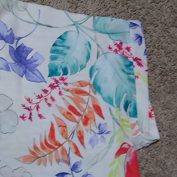 Women's plus size multicolor Avenue short sleeves top size 18/20 - Picture 5 of 6